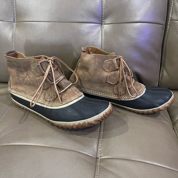 Sorel Out N About Rain Boots - Picture 2 of 2